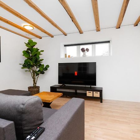 Moderne & Fuldt Udstyret Lejlighed M.Plads Til 4 Hojbjerg Exterior photo