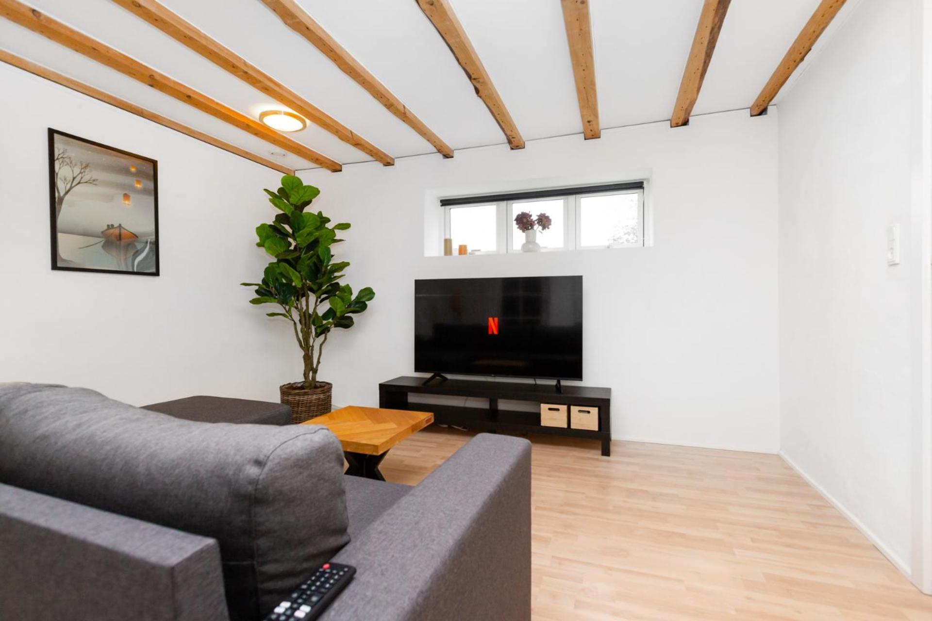 Moderne & Fuldt Udstyret Lejlighed M.Plads Til 4 Hojbjerg Exterior photo